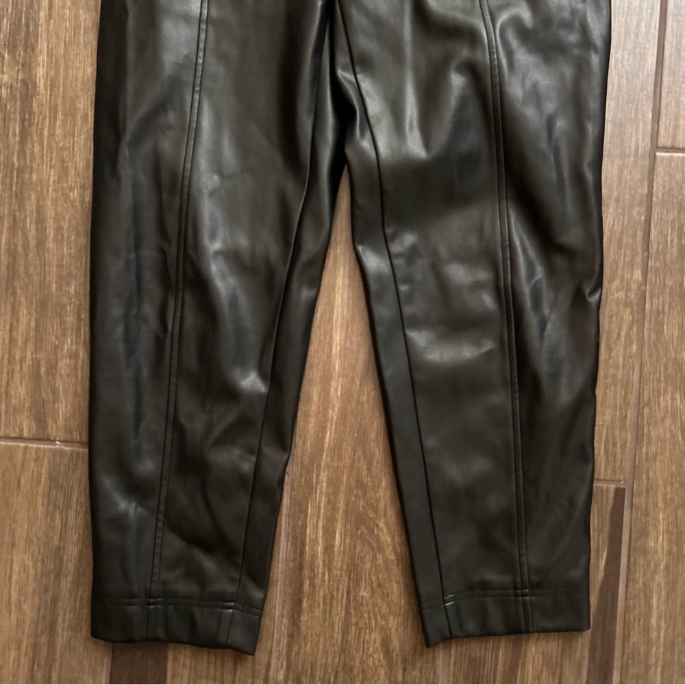 Madewell Vegan Leather Pull on Paper Bag Pants in Black Sz 0 - Picture 3 of 10
